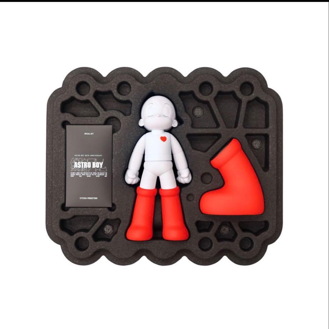 【完売品】鉄腕アトム レッドエディション スペシャルパッケージ（Qi2対応）