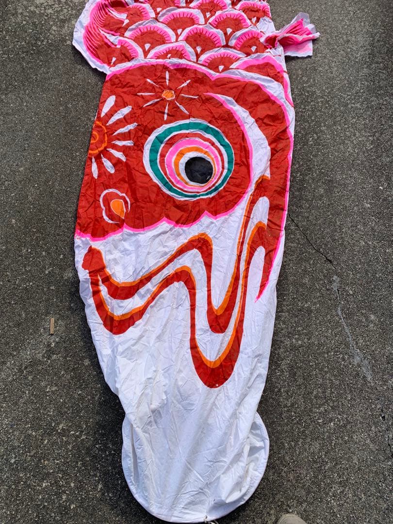 古い鯉のぼり　手描き染め赤　木綿100% 全長450センチ　古布幟旗柿渋染め