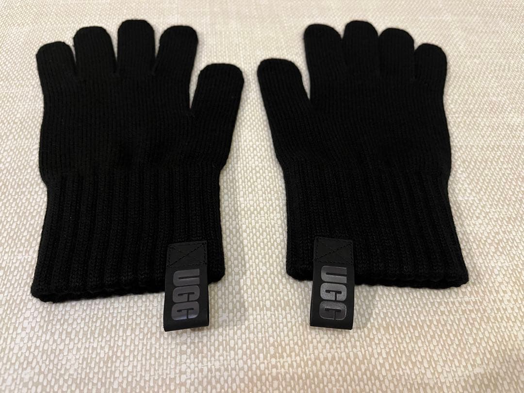 【新品】UGG ブラック 手袋 スマートフォン対応 ショッパー付