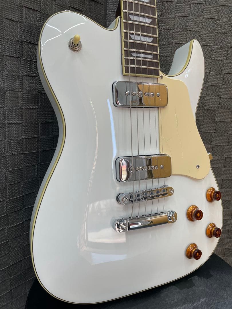 Bacchus BARON-STD/WH P90タイプピックアップ ケース付