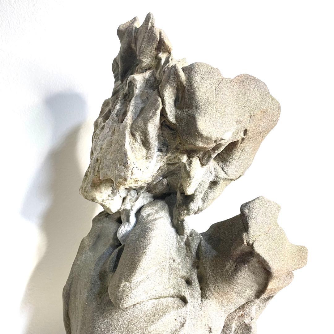 『祈る人の形をした岩』　天然岩　オブジェ　　縁起物　鑑賞石