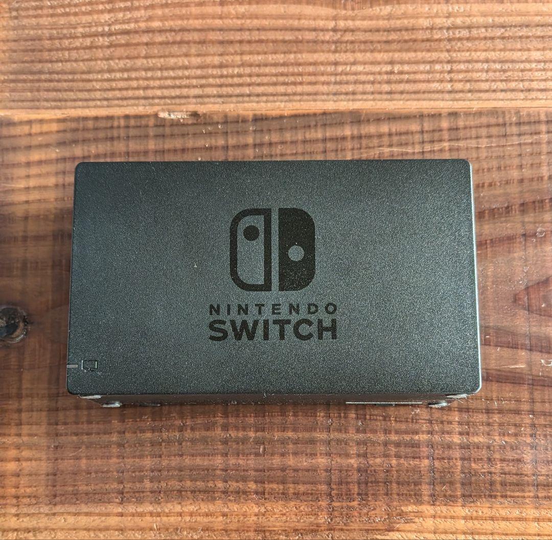 Nintendo Switch 本体とジョイコングリップ