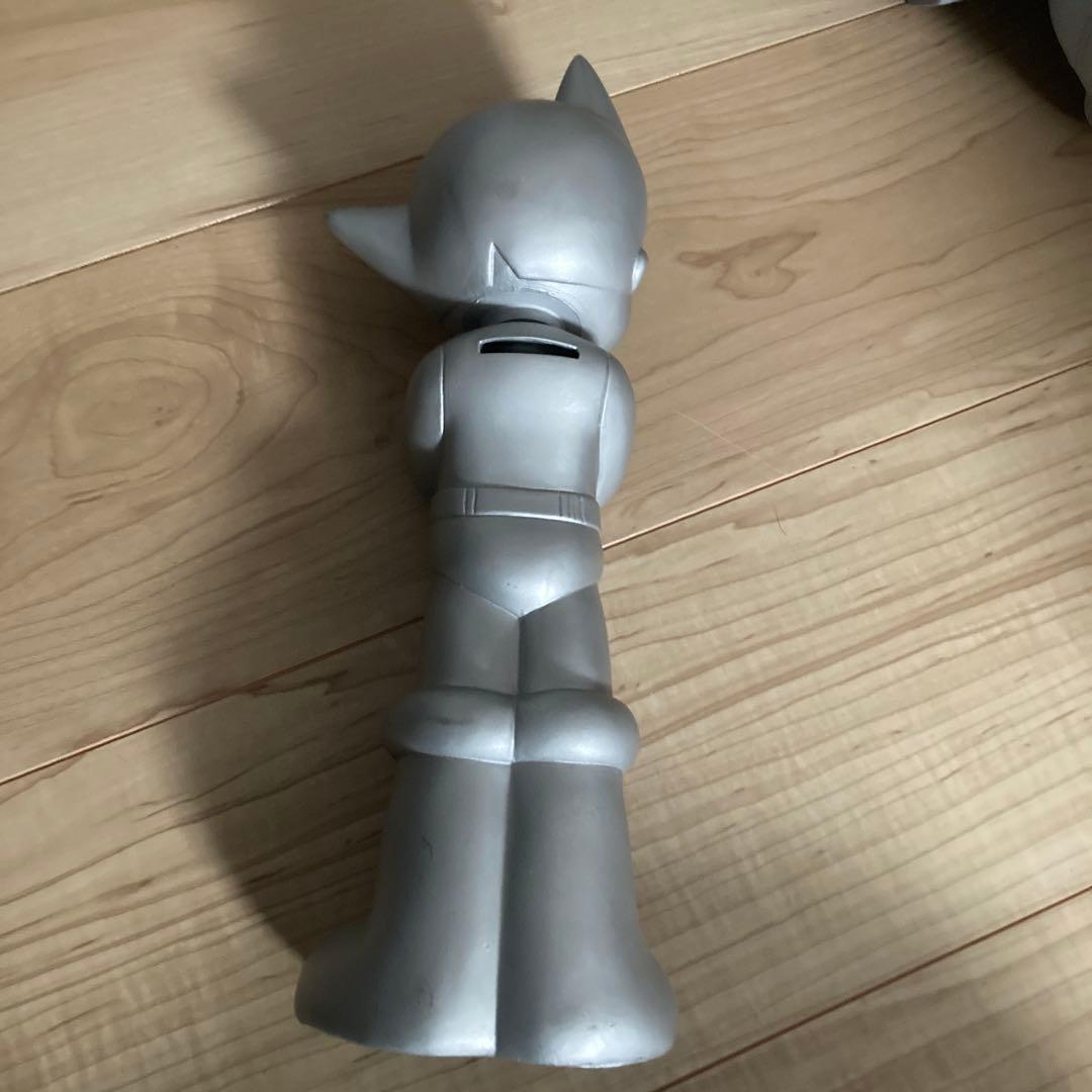 ウルトラマン バイクフィギュア & アトム フィギュア ２体セットの貯金箱