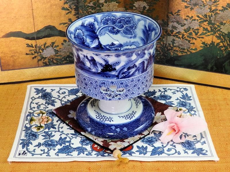 古伊万里　染付　透かし　微塵唐草に唐子　山水紋の図　盃洗　F202ASfbtb