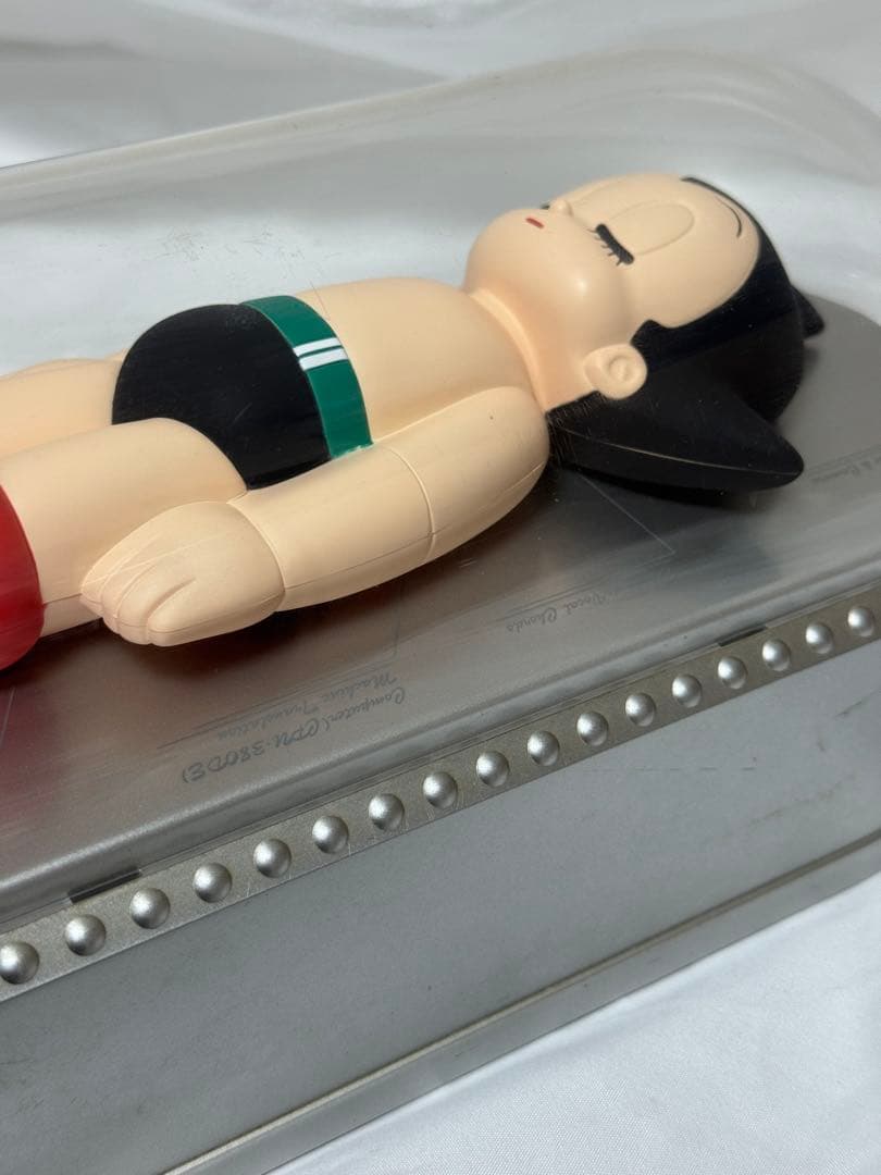 手塚プロダクション　ASTRO BOY カウンドダウンタイマー付きフィギュア