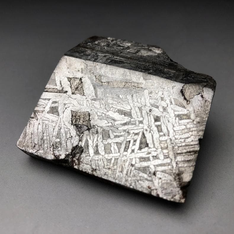 隕石 鉄隕石　アルタイ隕石　原皮付き　ナチュラル　原石　重さ約131ｇ