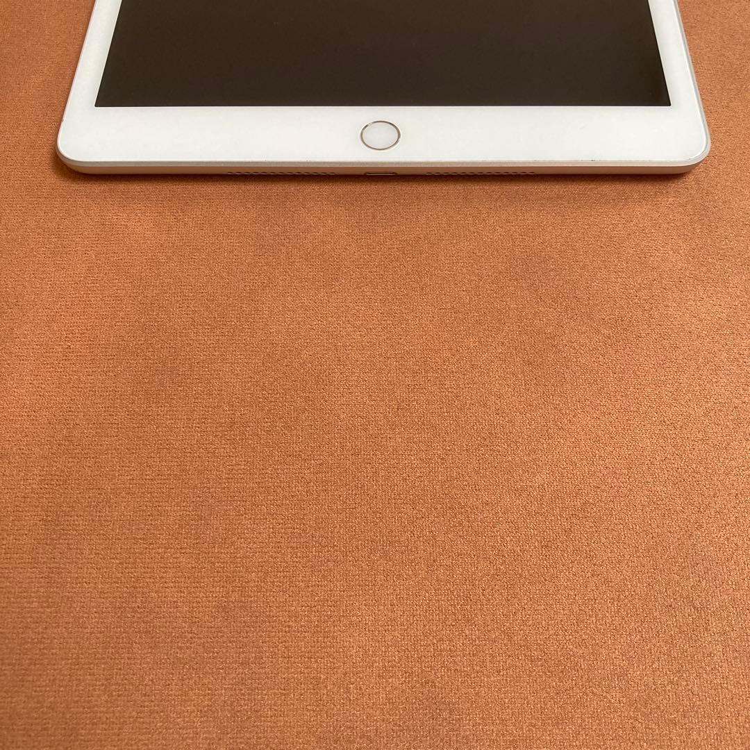 3623【早い者勝ち】外観美品☆iPad8 第8世代 32GB SIMフリー☆