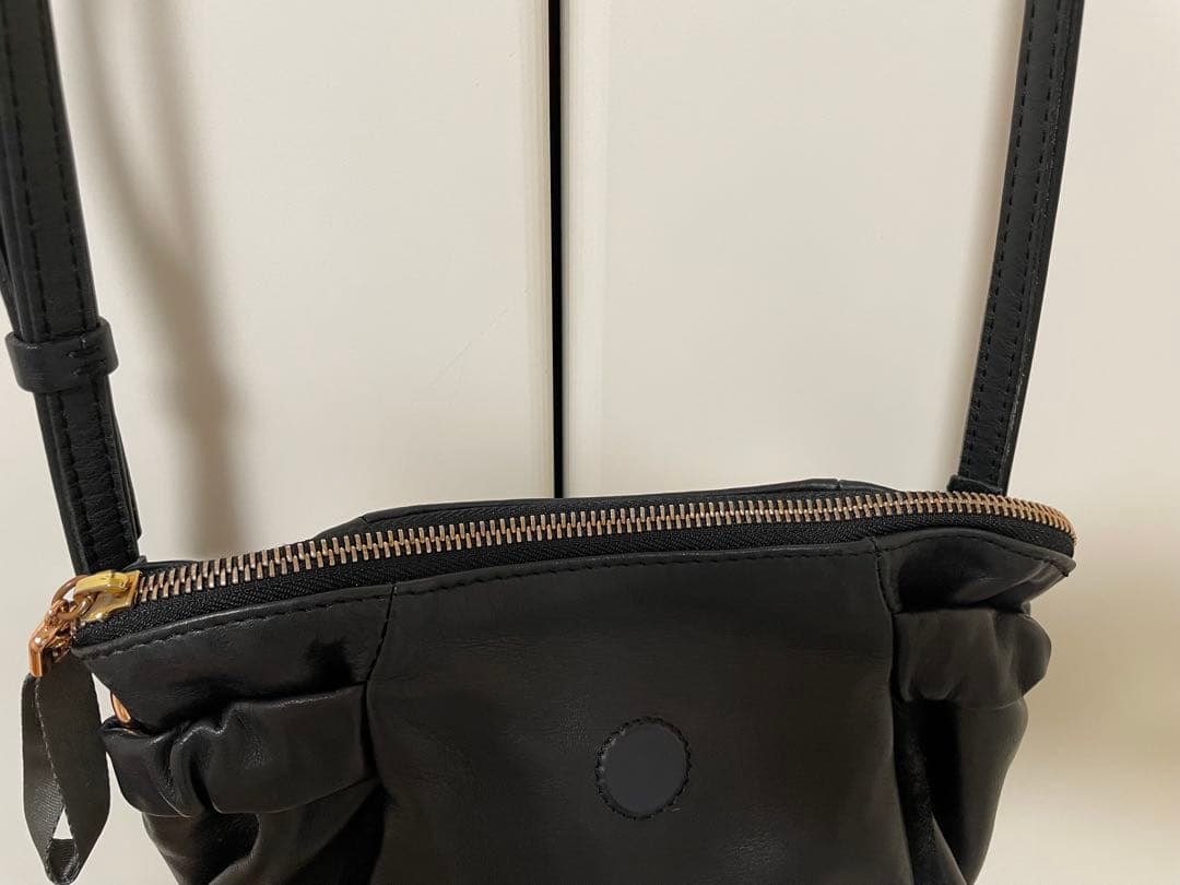 【お値下げ】repetto（レペット） レザーショルダーバッグ 黒 保存袋付き