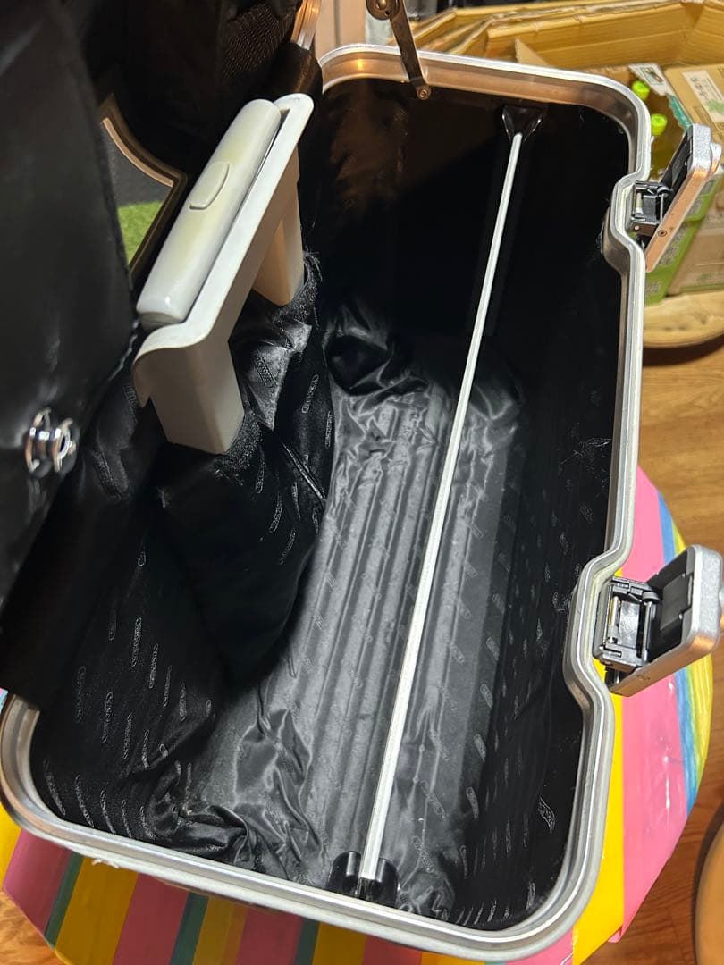 リモワ　パイロット　トロリー　２輪　カナダ製