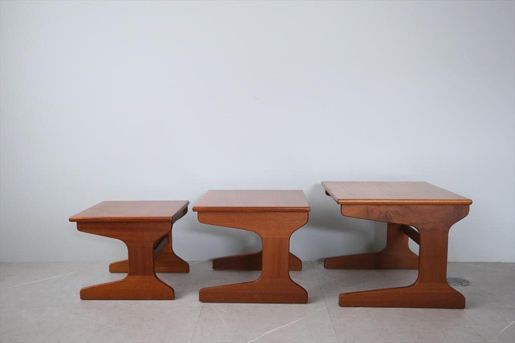 英国アンティーク木製ネストテーブル3台/収納式机/サイドテーブル(88-151)