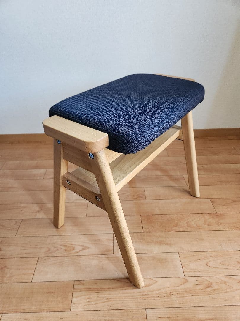 無印良品　残反をつかったスタッキングスツール　ネイビー