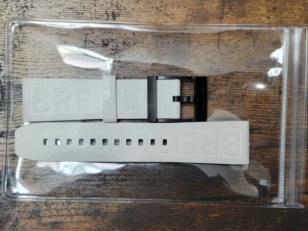 BREITLING ラバーベルト ホワイト 多少の汚れあり　バックルつき