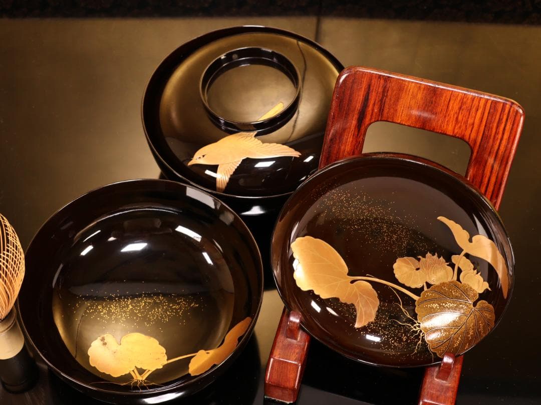 BK413　時代輪島塗　蓮図金蒔絵　吸物椀　二客　木製　茶道具 懐石 会席 菓子