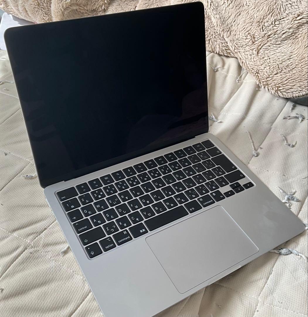 MacBook Air M2 (2022) シルバー