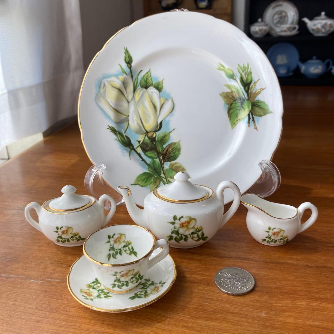 英国　ナショナルトラスト　オークリー　ミニチュア　ティーセット