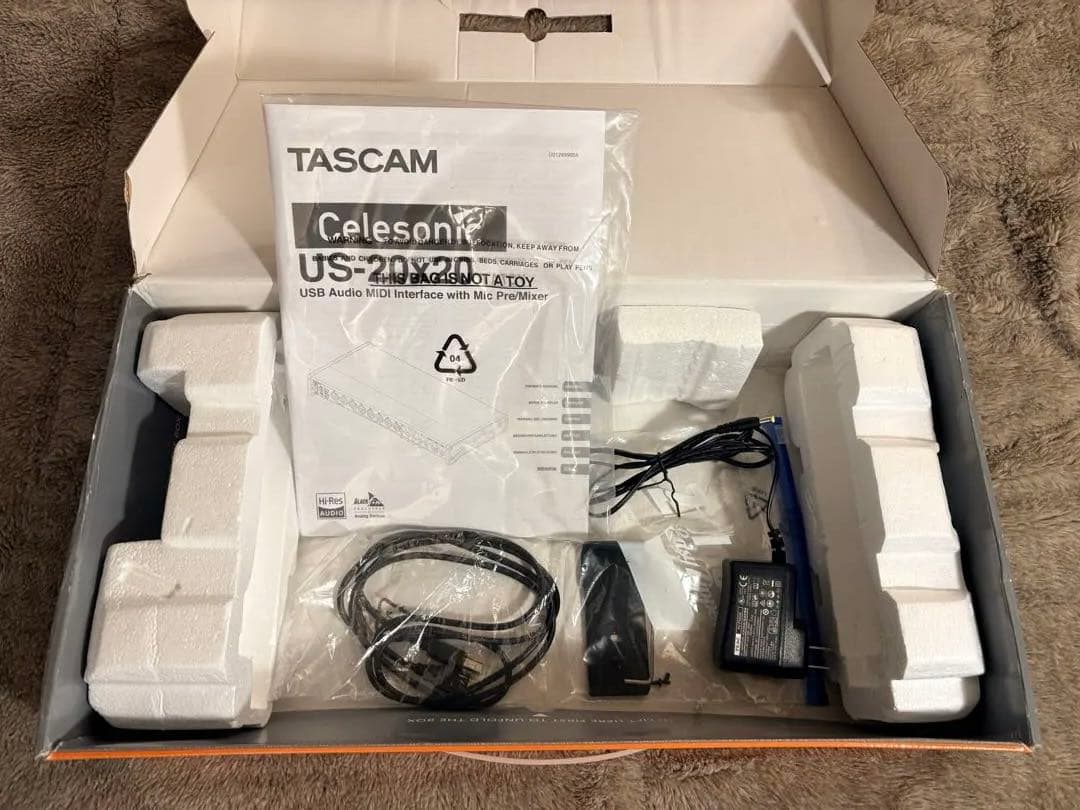TASCAM US-20x20 オーディオインターフェイス