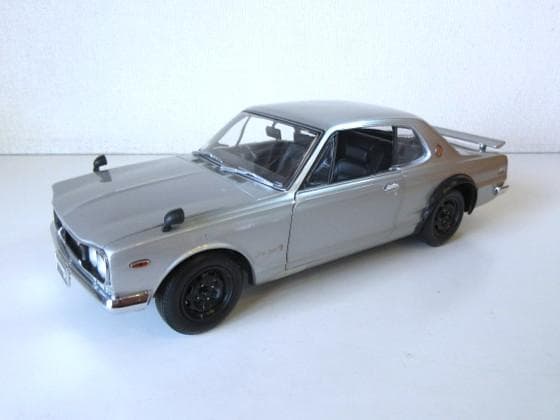 特価 京商 (1/18) 日産 スカイライン GT-R(KPGC10)