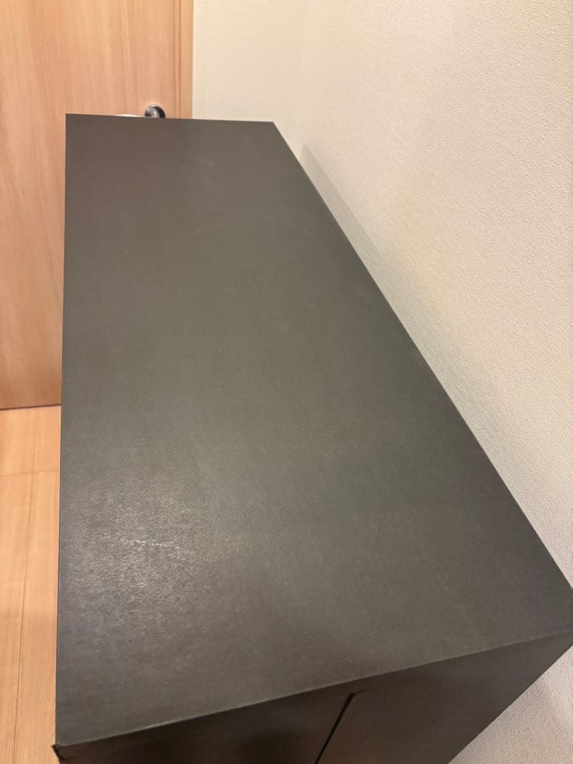 組み立てダンボールの展示台(マット黒)