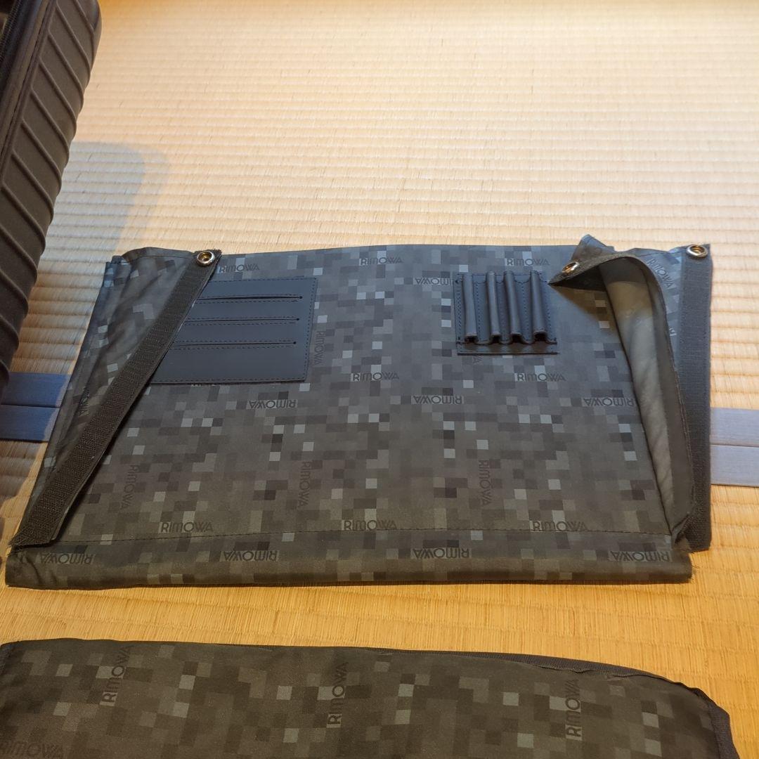 リモワ 機内持ち込み可 4輪 ビジネストロリー 23L マットブラック