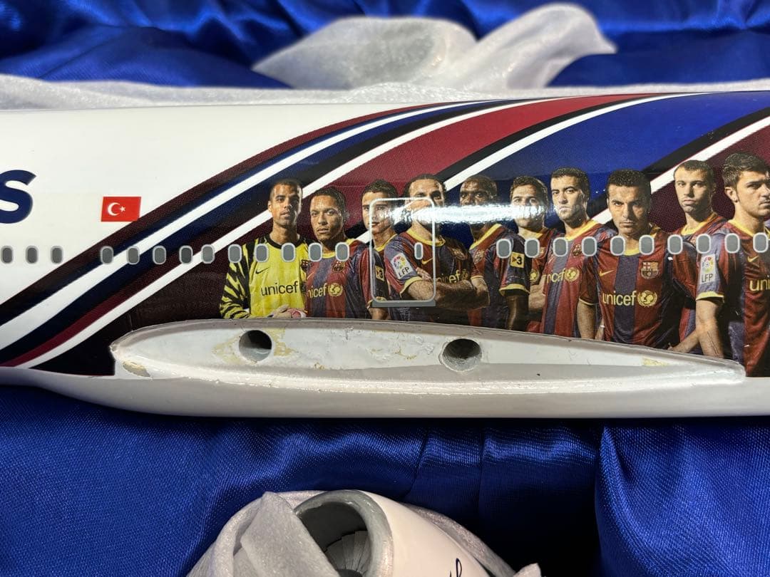 に*し様 【非売品】トルコ航空 ボーイング777 FCバルセロナ 特別モデル 1