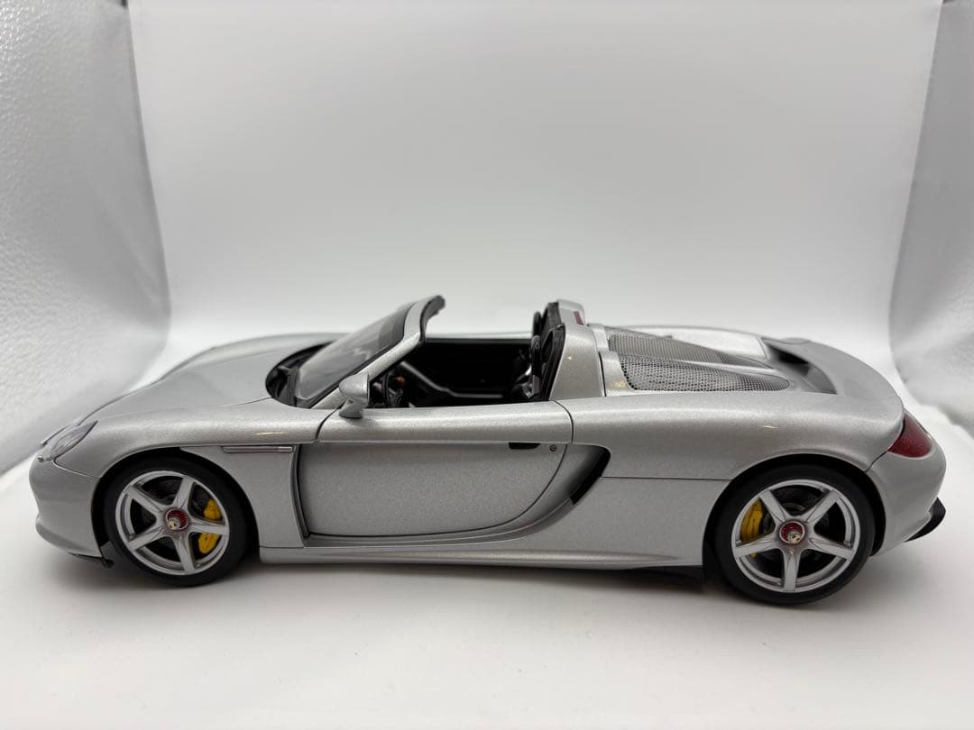 AUTO art Porsche Carrera GT ミニカー 1/18