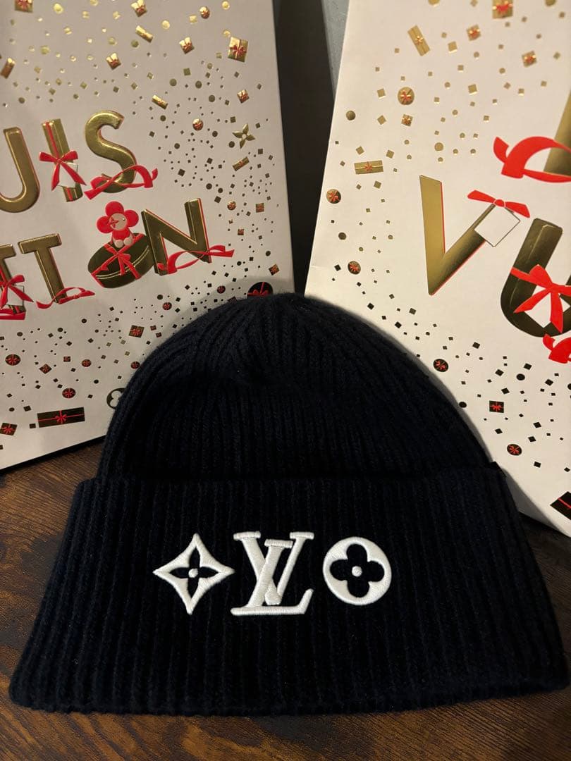 Louis Vuitton 黒 ニット帽 リブ編み