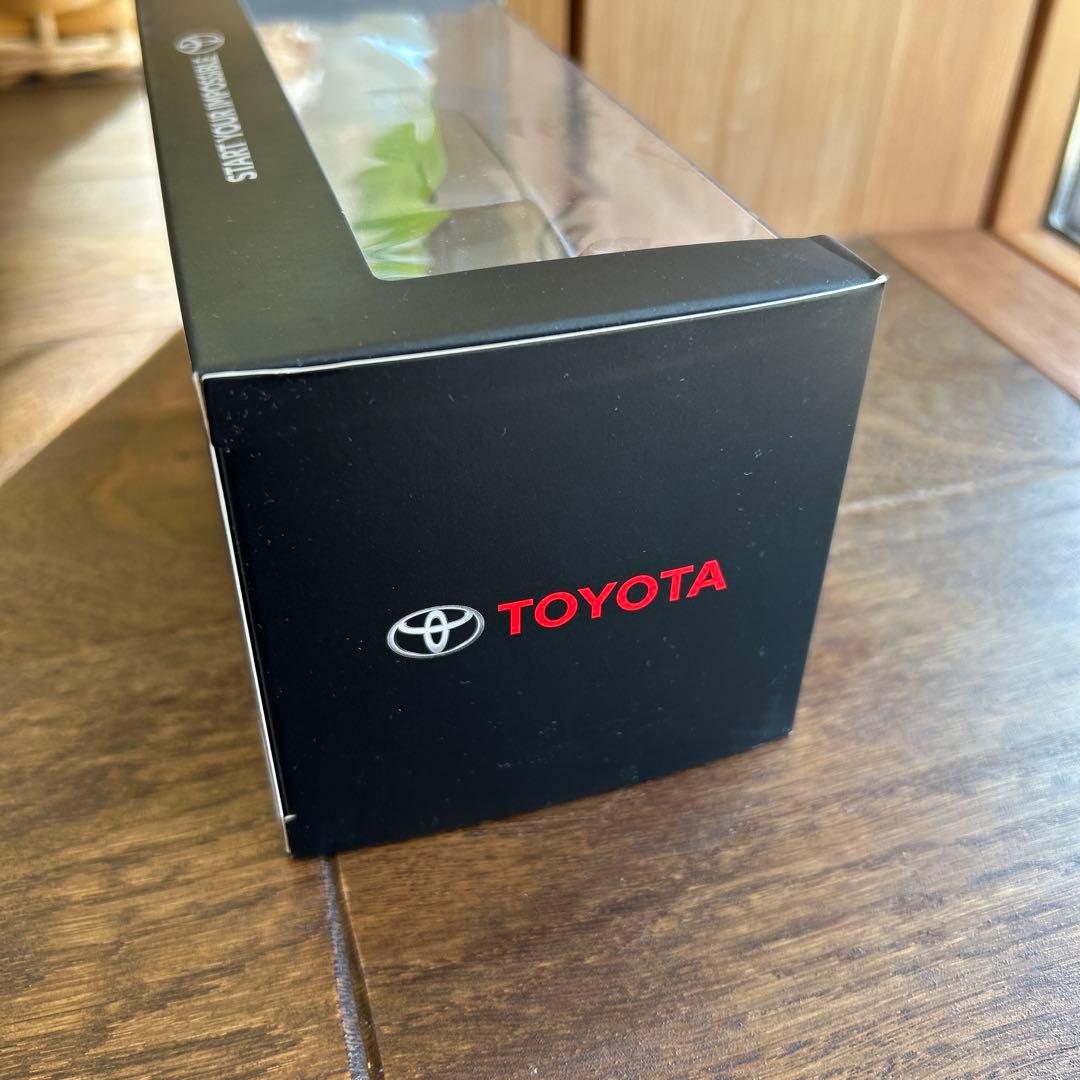 ハイラックス　ミニカー　30分の1スケール　ダイキャスト製