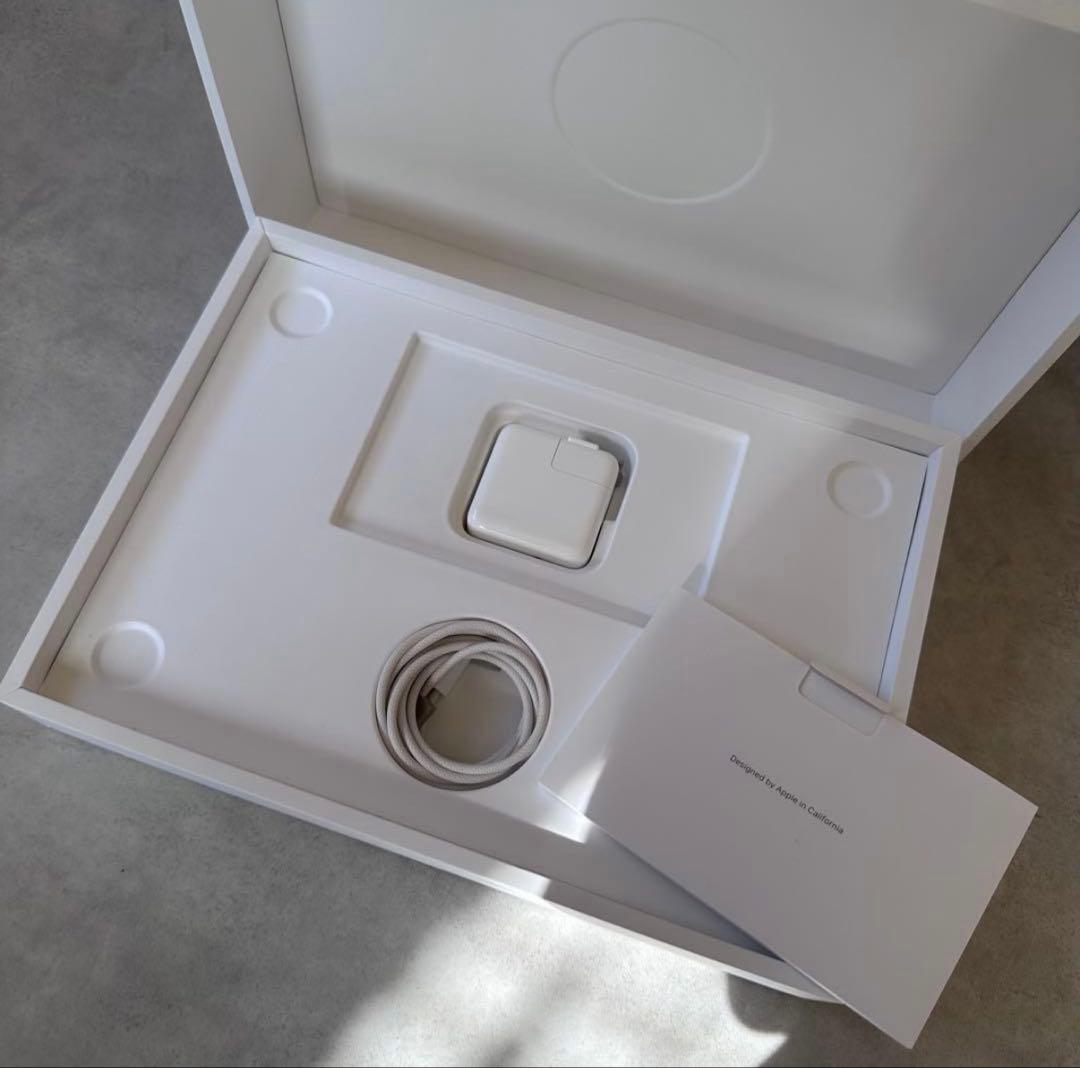 Apple MacBook Air 13インチ M3 2024