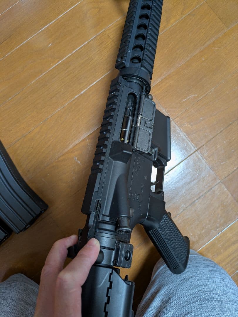 東京マルイ次世代電動ガン SOPMOD M4 バッテリー、マガジン4本付き