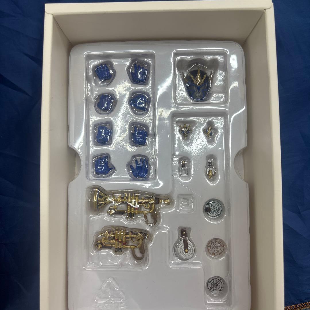 真骨彫仮面ライダー響鬼