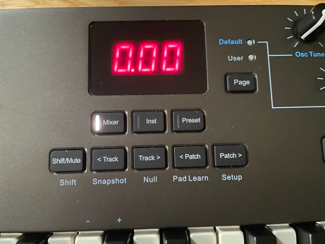 【美品】nektar IMPACT LX61+ MIDIコントローラー