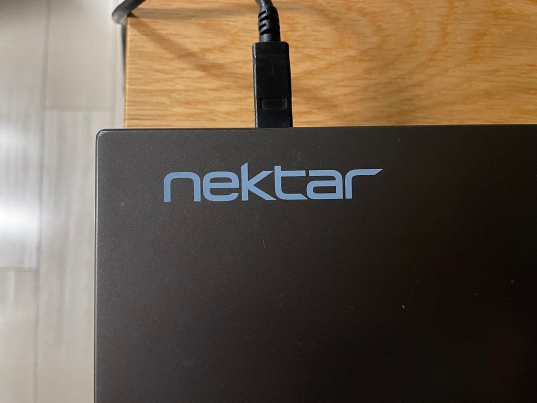 【美品】nektar IMPACT LX61+ MIDIコントローラー