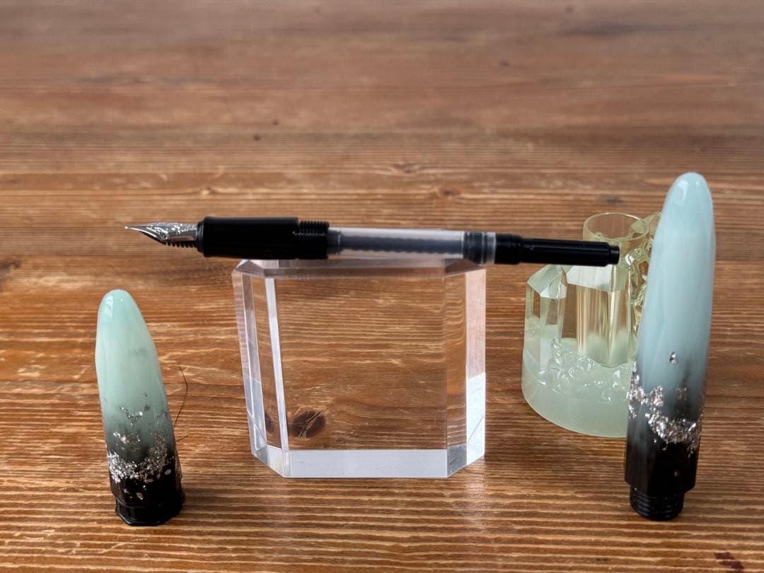 あ*と様 BENU ブリオレット ルミナス 万年筆+スタンドセット