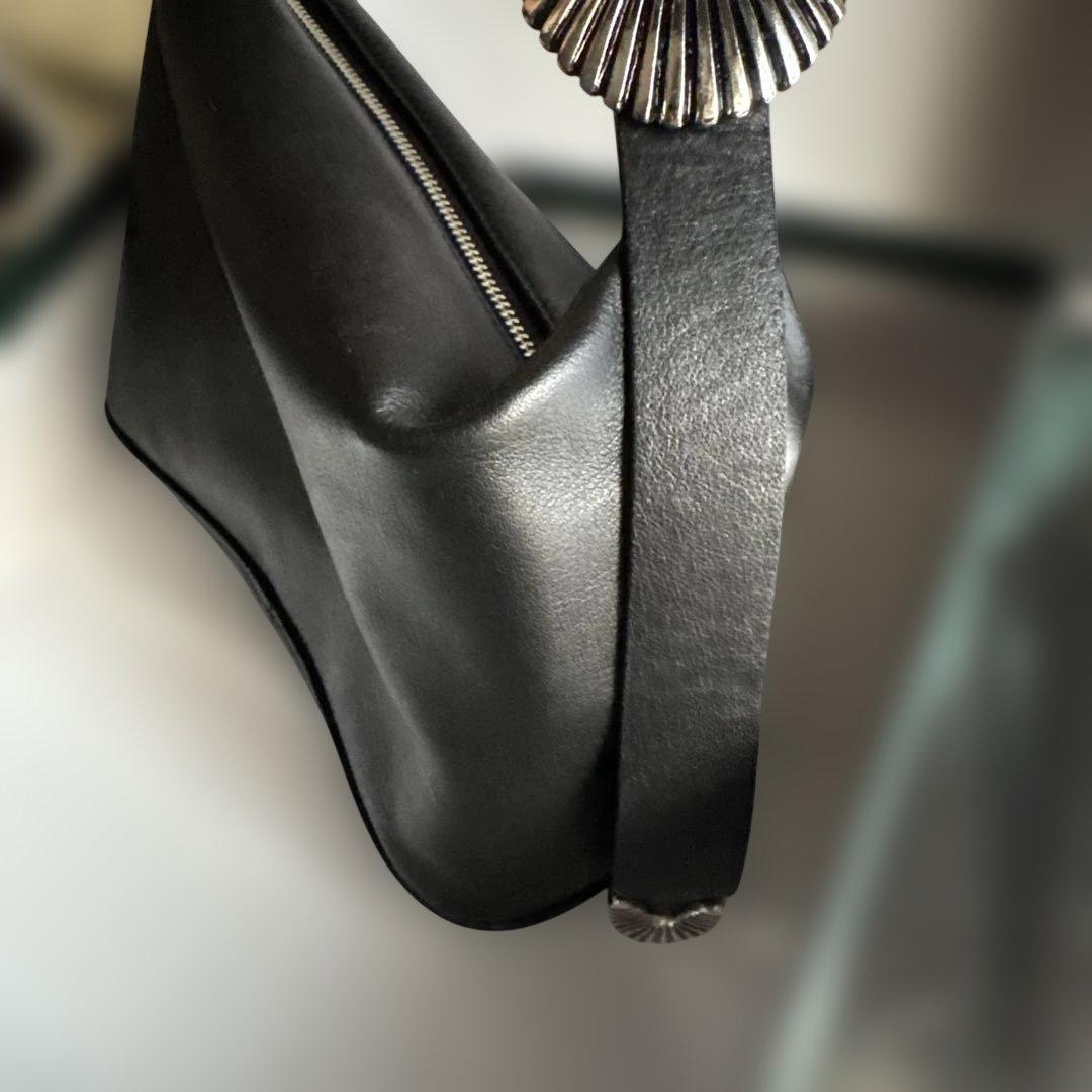 【TOGA TOO】レザーミニバッグ（ブラック）