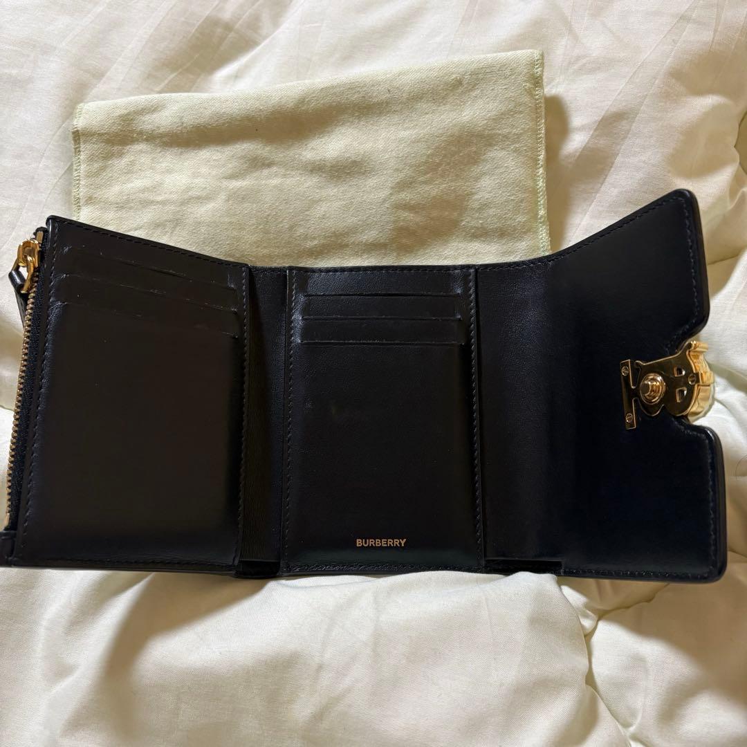 Burberry 三つ折り財布　GOLD ロゴ