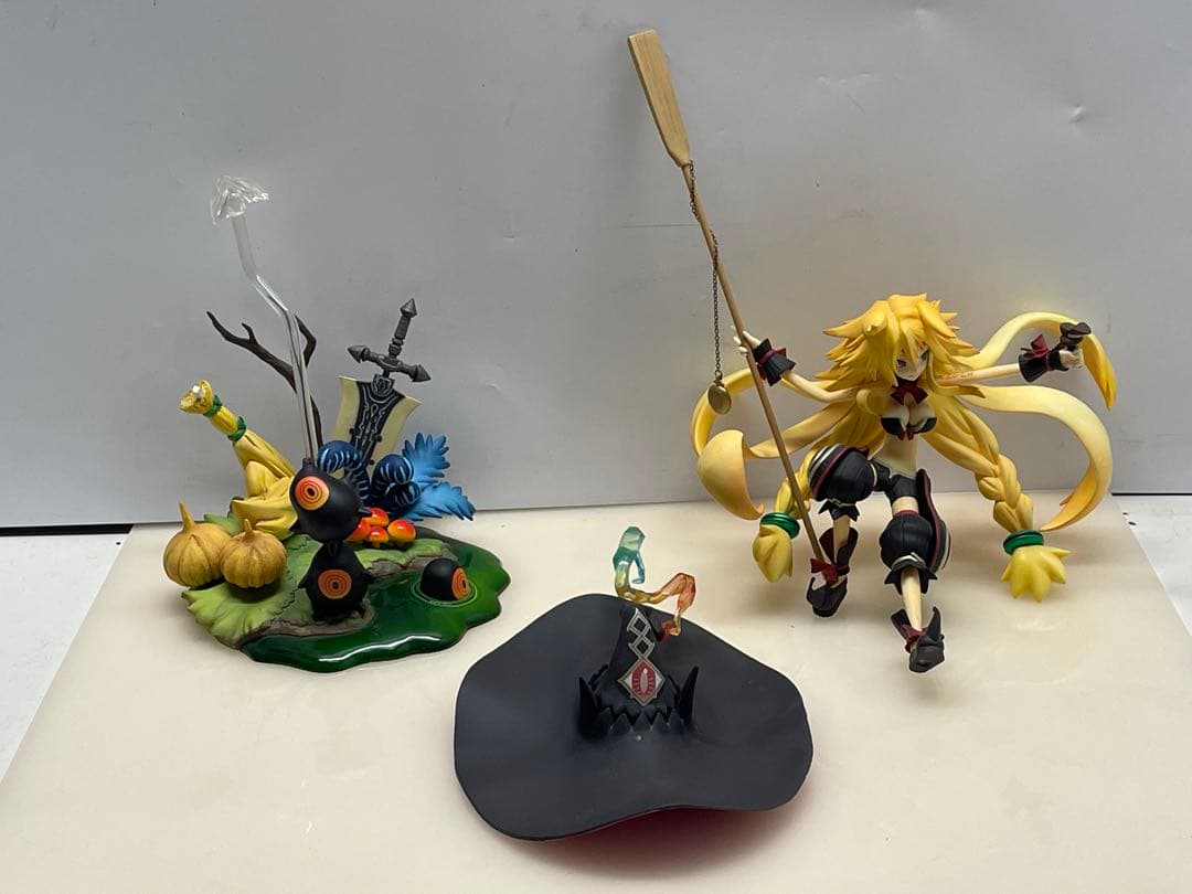 魔女と百騎兵 沼の魔女 メタリカ 1/8 フィギュア