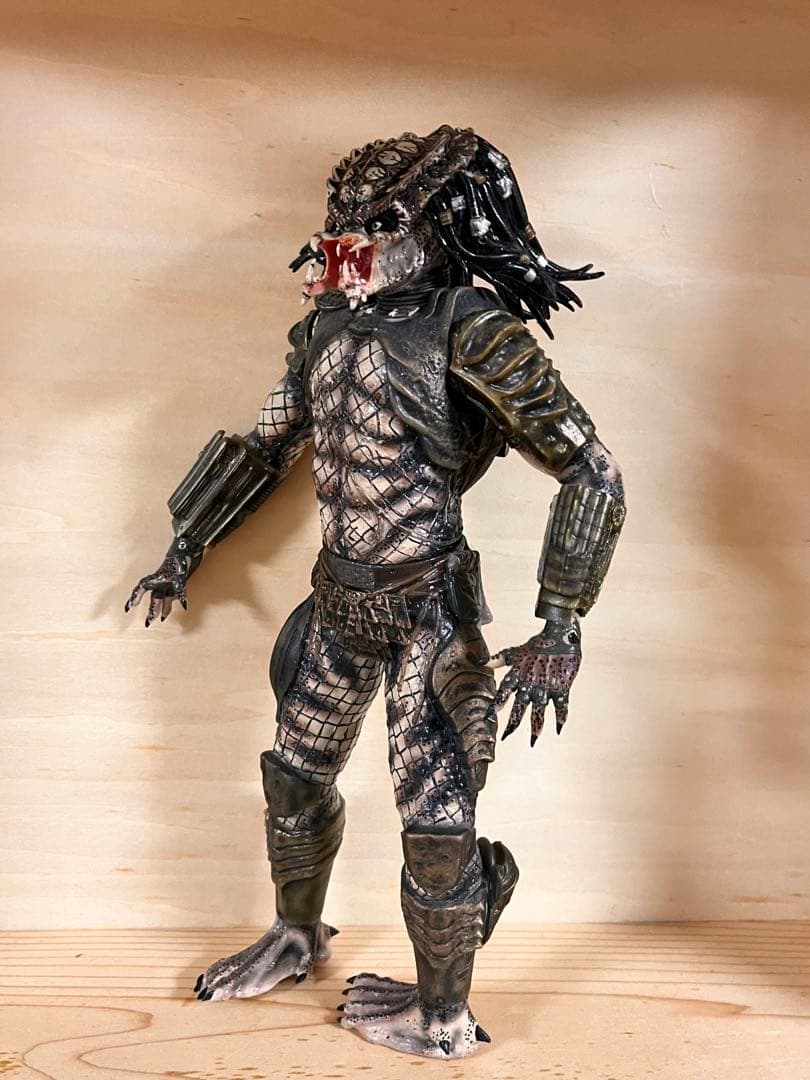 プレデター ガレージキット 塗装完成品 約33cm