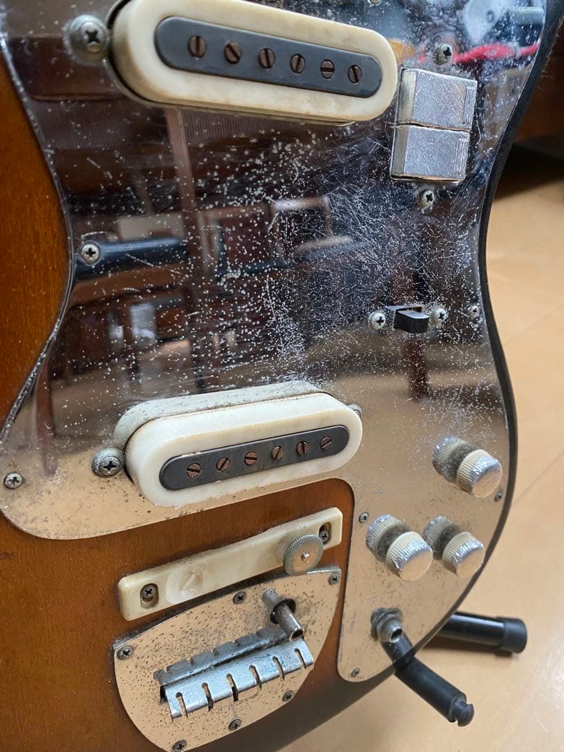 ゆうさん専用グヤトーンのエレキギター　LG-65T ジャンク