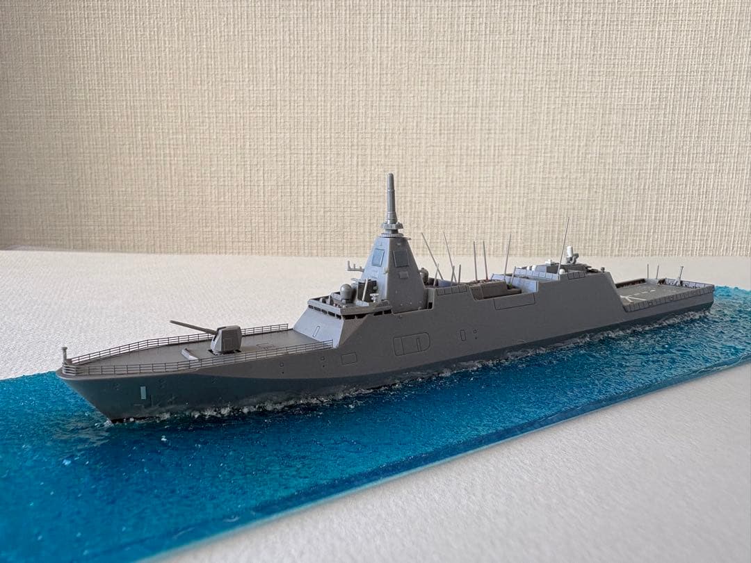 1/700 もがみ型護衛艦一番艦もがみ　全塗装　洋上ジオラマ