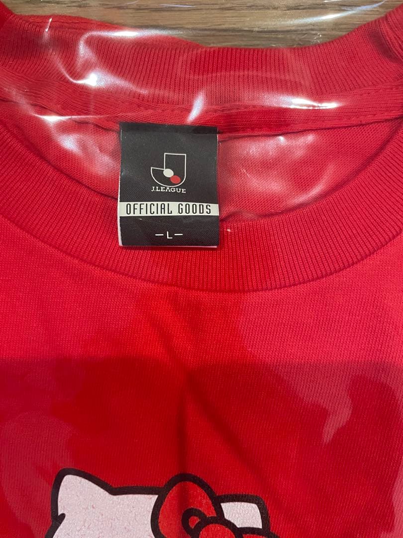 ハローキティ × ウラワレッズ Tシャツ Lサイズ