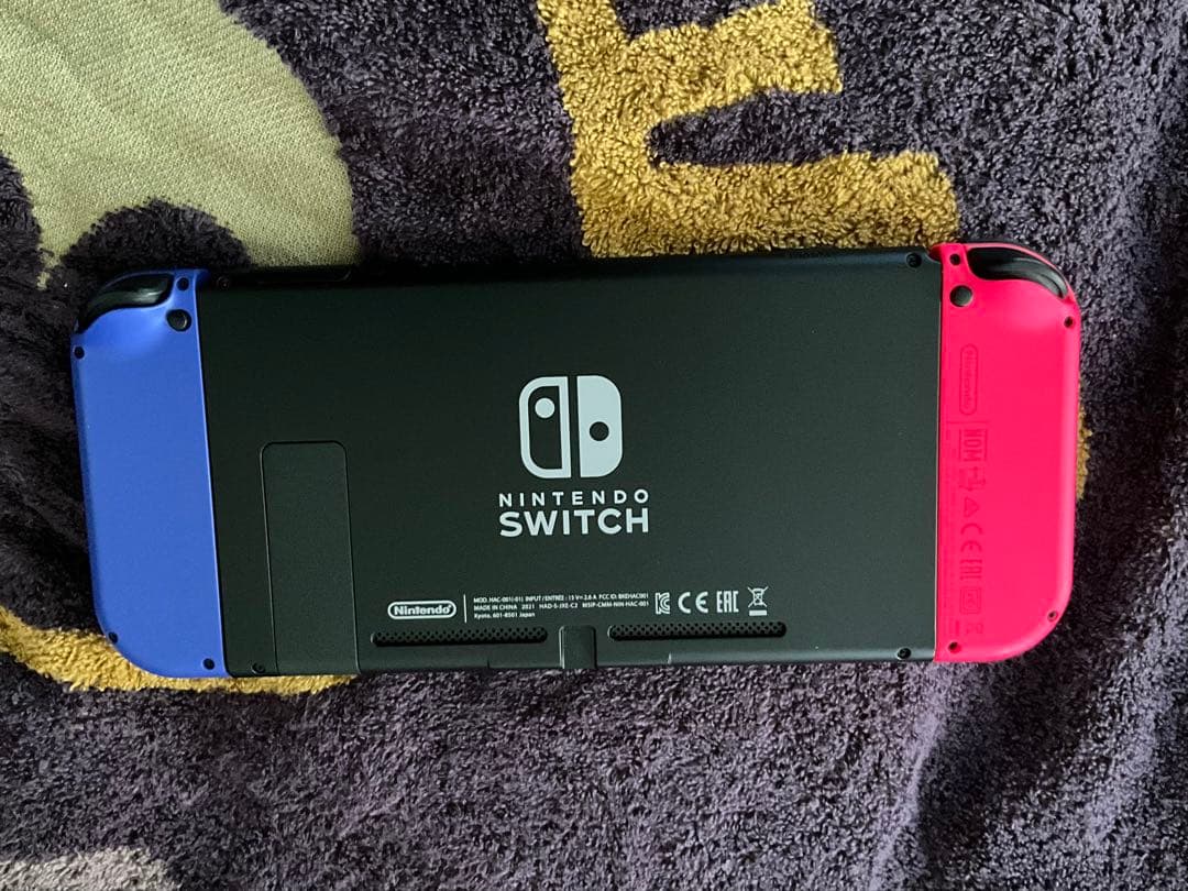 Nintendo Switch 本体 付属品とケース付き ピンクと青のジョイコン