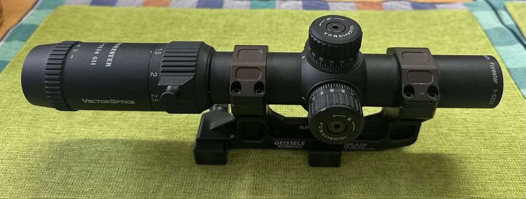 ベクターオプティクス Forester 1-5X24 Gen II マウント付き