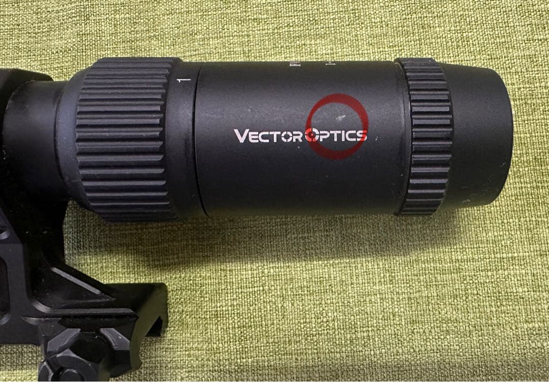 ベクターオプティクス Forester 1-5X24 Gen II マウント付き