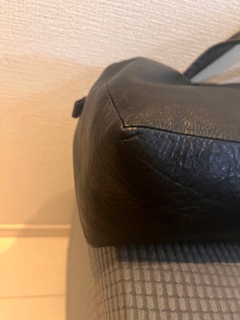 美品　 北欧、暮らしの道具店 一田憲子さんとつくったラウンドレザーバッグ 本革