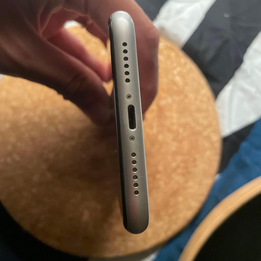 【美品】iPhone XR 128GB SIMフリー　ホワイト