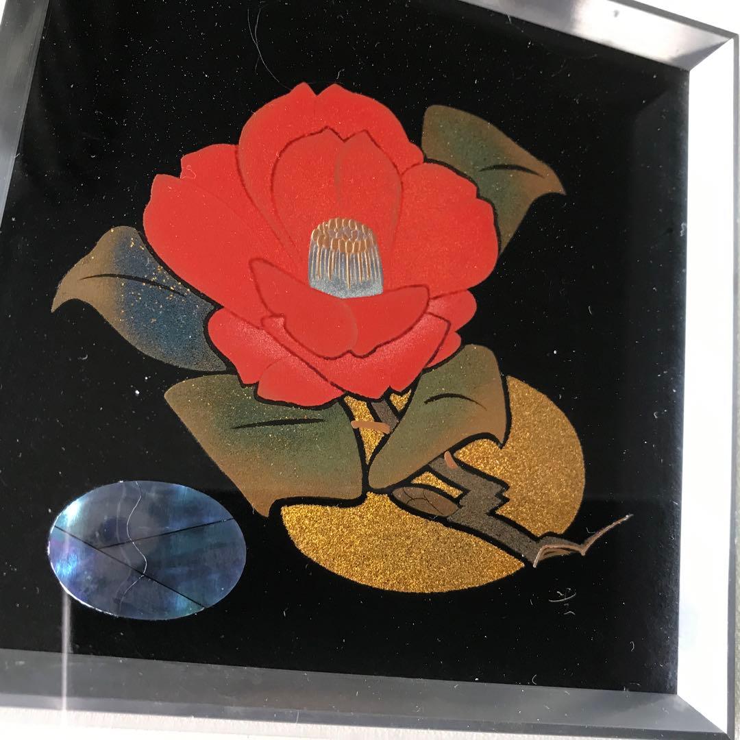 金箔 椿のアート作品