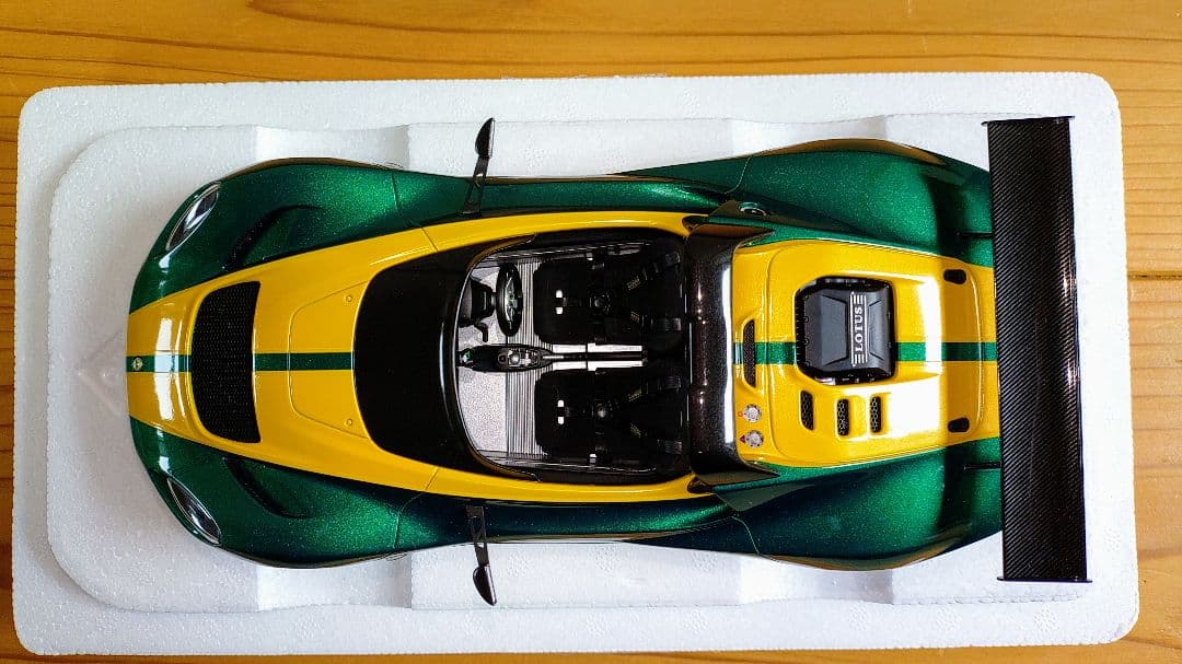 1/18　ミニカー　オートアート　ロータス　スリーイレブン　AUTOart