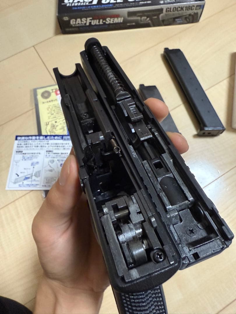 【美品】GLOCK18C ガスブローバック ハンドガン　ロングマガジン付き