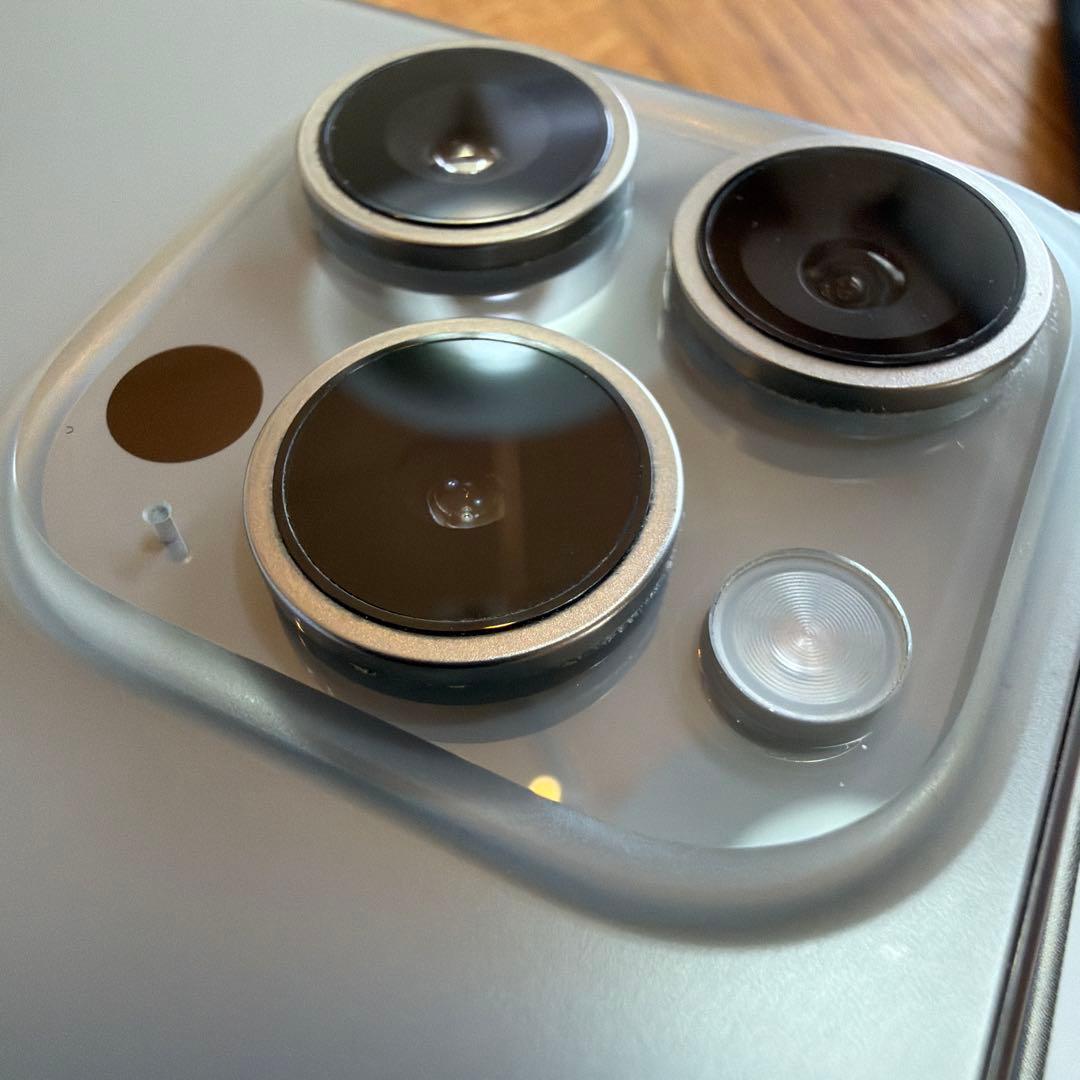 【美品・箱付き】iPhone 15 Pro 256GB SIMフリーモデル