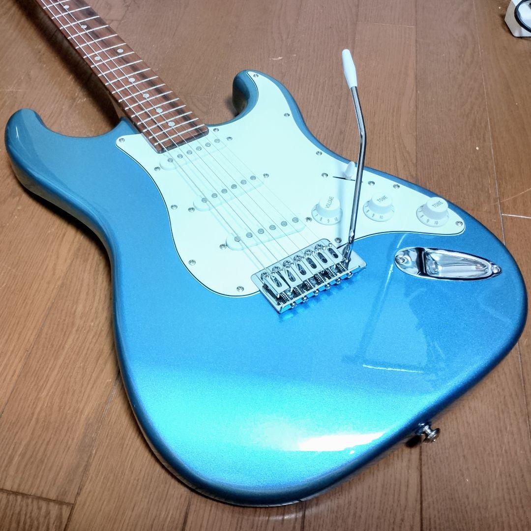 Mavis　ストラトキャスタータイプ　エレキギター　弦は新品に交換済み！